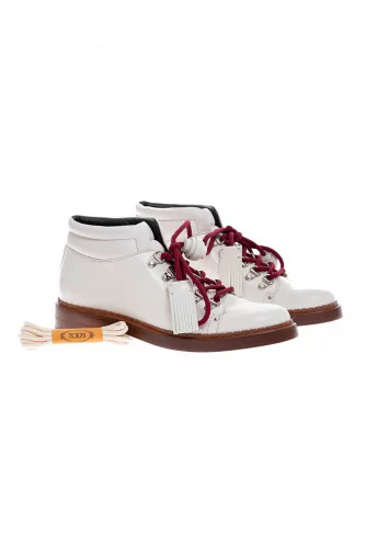 Calf leather low boots with laces