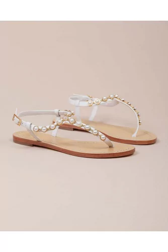 Emmy Pearl - Leather thong sandals with pearls