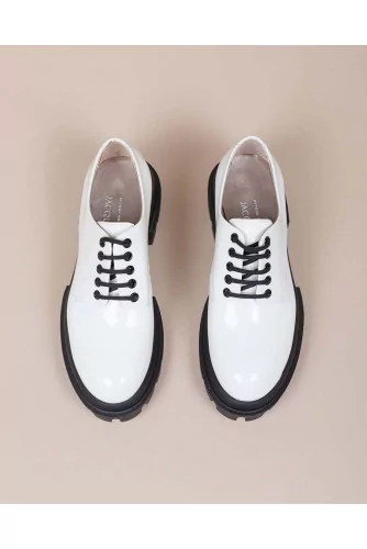 Patent leather derby shoes with large outer sole