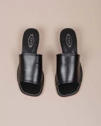 Calf leather mules with large band 45