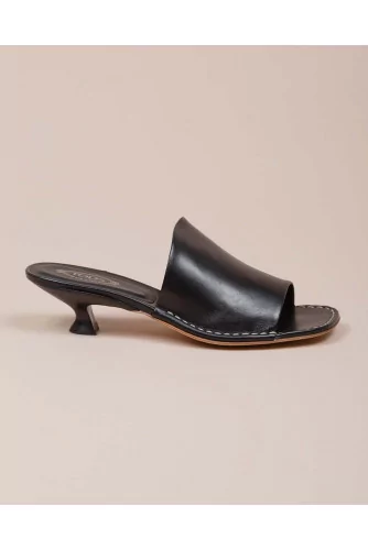 Mules en cuir de veau bande large 45