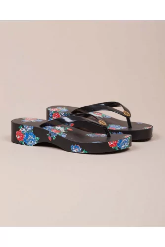 Flip Flop with platform heel and decorative flowers 45