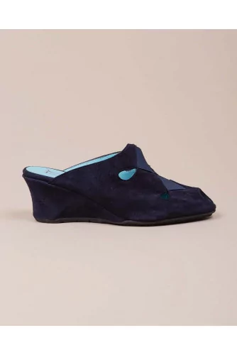 Suede open toe slippers