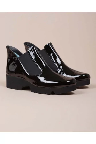 Patent leather boots with elastics on sides 40
