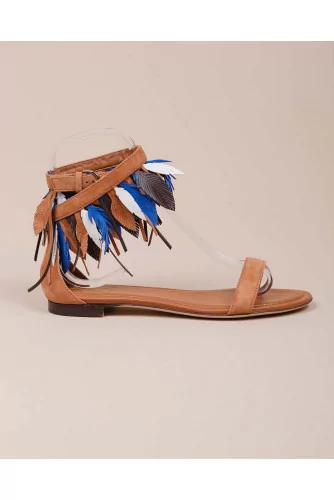 Split leather sandals with decorative leaves