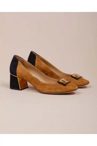 Gigi - Suede pumps with golden logo 50