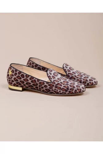 Velvet moccasins with leopard print