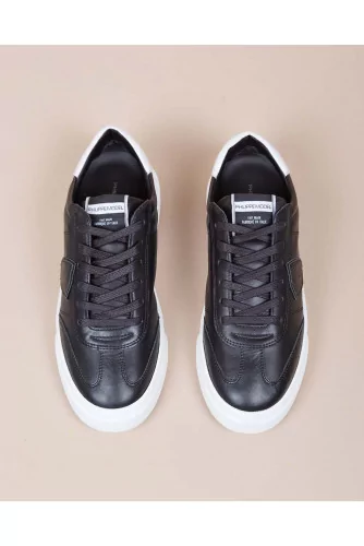 Temple - Leather sneakers with contrasting buttress