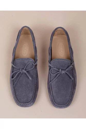 Natural leather moccasins with decoratives shoelaces