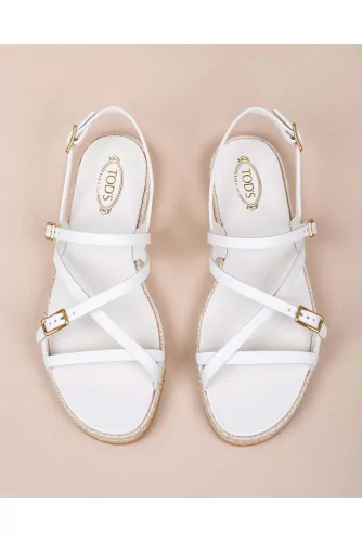 Leather sandals with soft straps