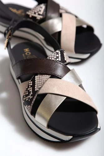 Leather sandals with crossing traps 30