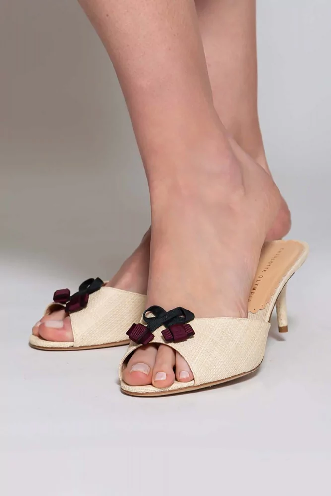 Mules en raphia avec un motif cerises 60