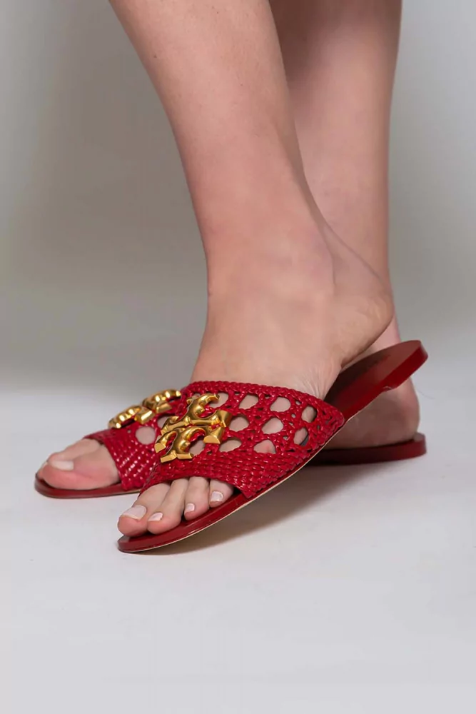 Tory Burch - Red mules made of plaited leather with golden logo for women