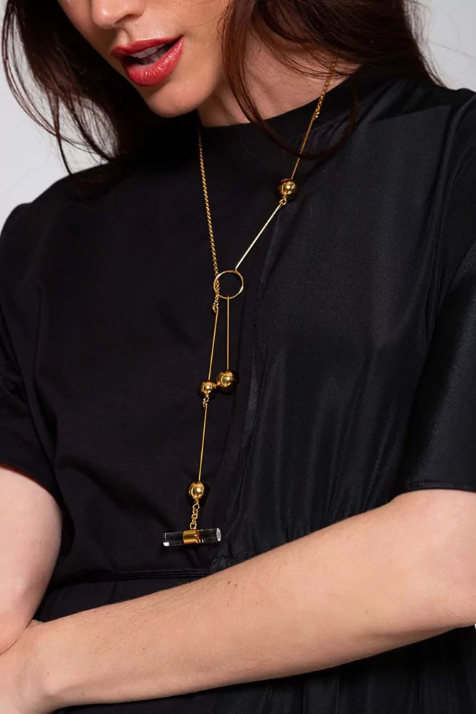 Collier chaîne avec boules métal, résine transparente