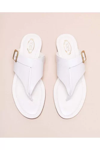 Calf leather toe thong sandals with buckle