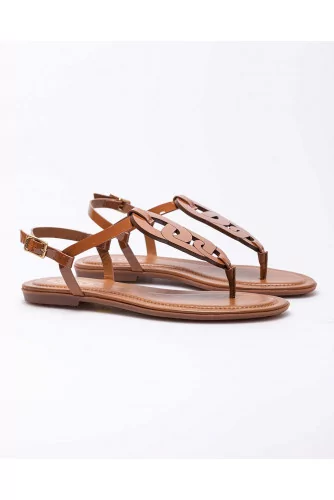 Patent calf leather toe thong sandals with link design