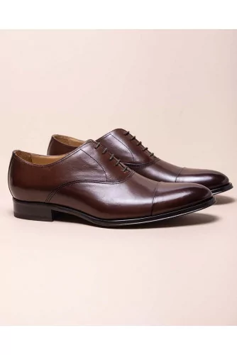 Leather oxford shoes with toe cap