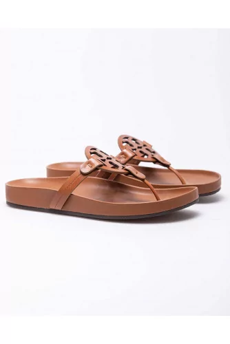 Toe thong sandals with leather logo