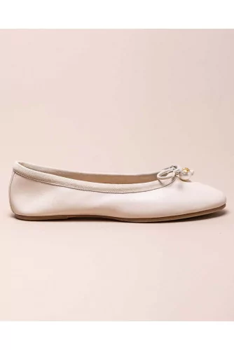 Charm Ballet Flat - Suede ballerinas with pearl