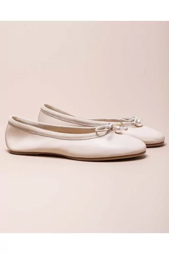 Charm Ballet Flat - Suede ballerinas with pearl