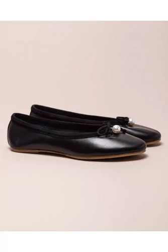 Charm Ballet Flat - Suede ballerinas with pearl