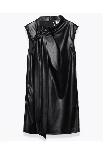 Short leather dress with knotted collar