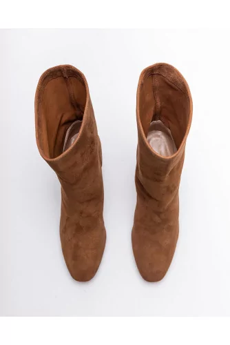 Suede low boots with round toe 85