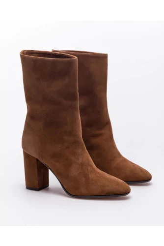 Suede low boots with round toe 85