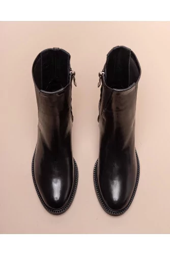 Leather low boots with round toe 20