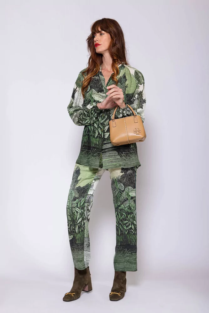 Crepe and silk outfit with jungle print