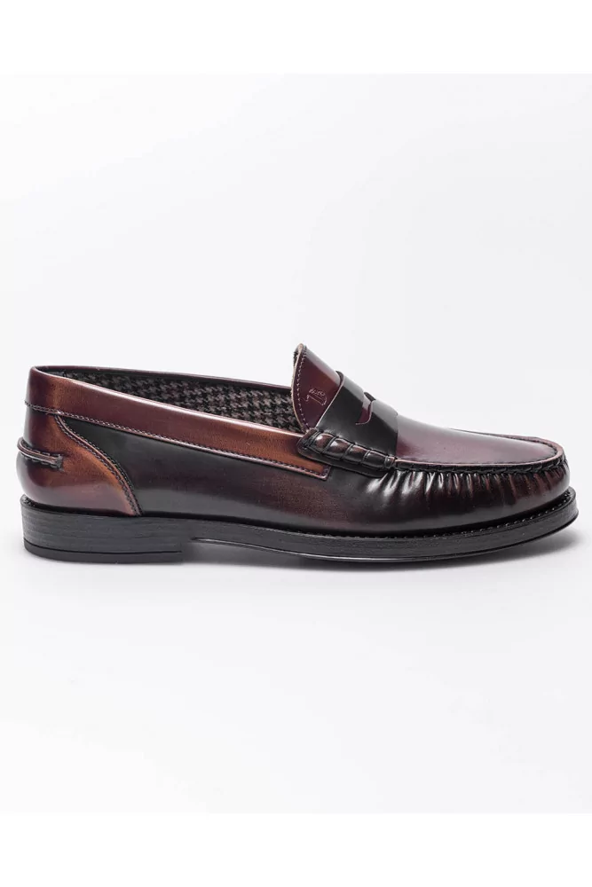 College - Glossy and patent leather moccasins with tab