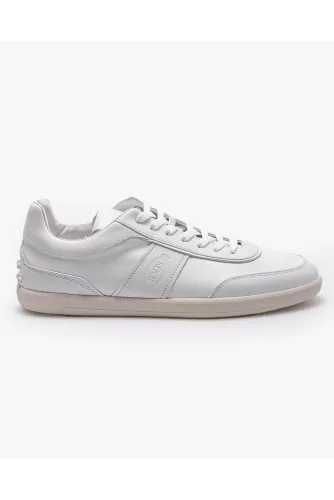 Low leather sneakers vintage style
