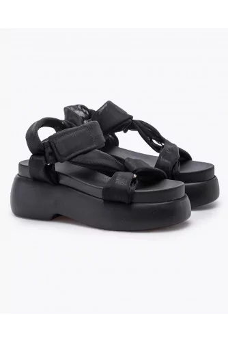 Sandals with tulle strips and compensated soles