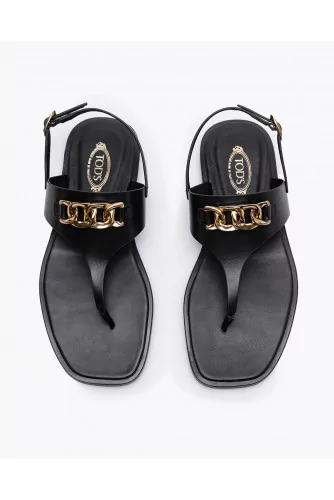 Leather toe-tong sandals with links