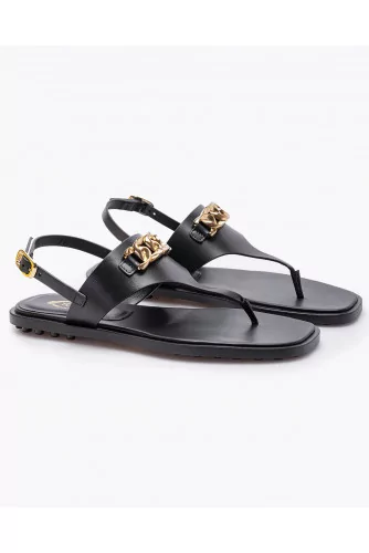 Leather toe-tong sandals with links