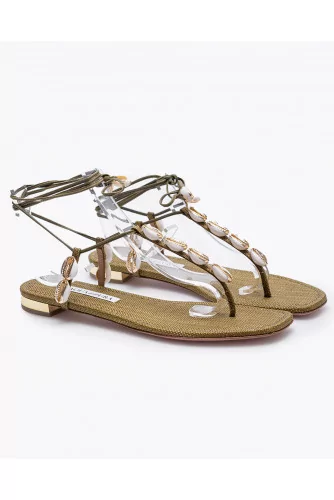 Leather and raffia toe thong sandales with shells
