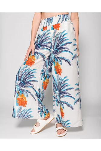 Wide trousers with palm print