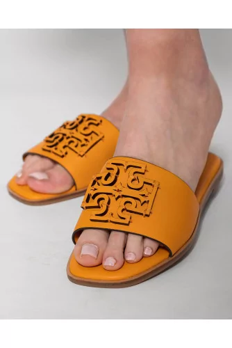 Ines Slides - Mules en cuir de veau avec logo