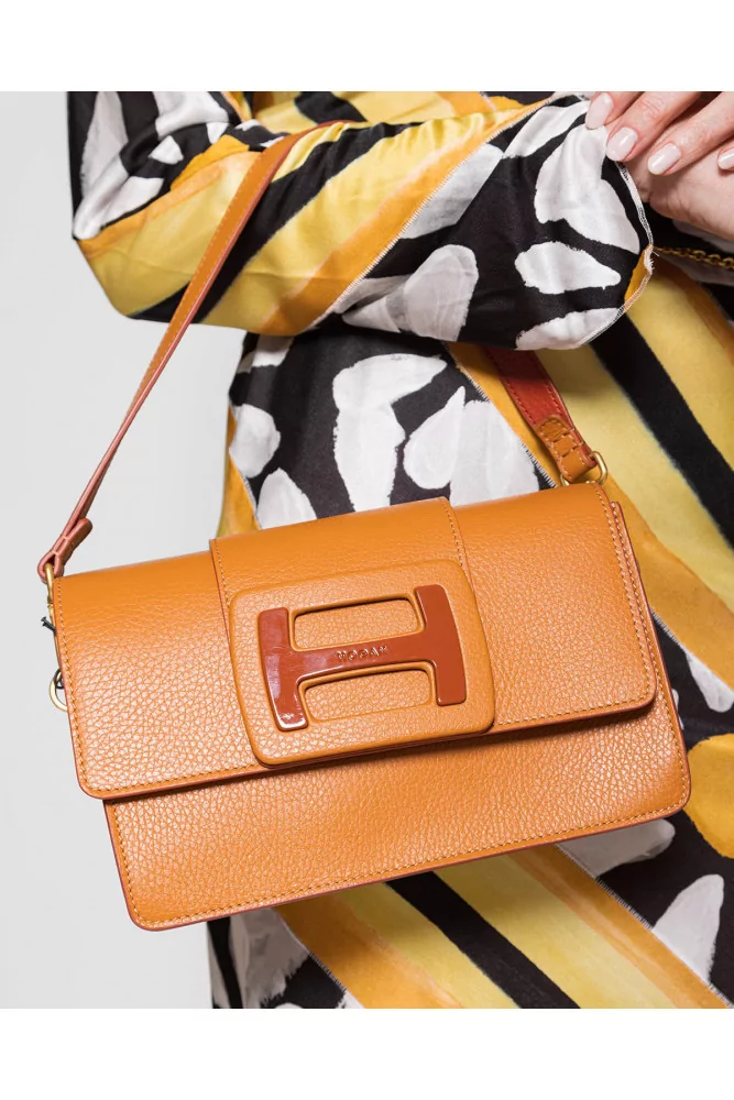Hogan - Sac à main en cuir grainé avec rabat - cognac