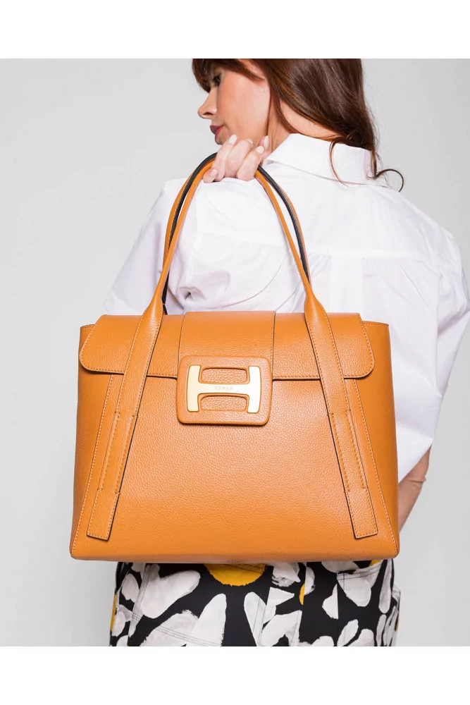Hogan - Sac cabas en cuir grainé avec logo H aimanté - cognac