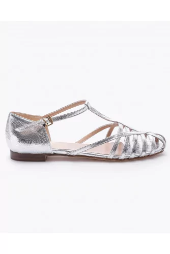 Flat metalized leather sandals with fine strips