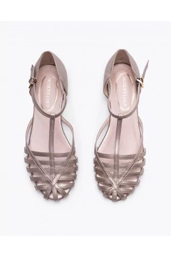 Flat metalized leather sandals with fine strips