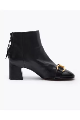 Bottines à talons en cuir nappa avec chaine à maillons 55