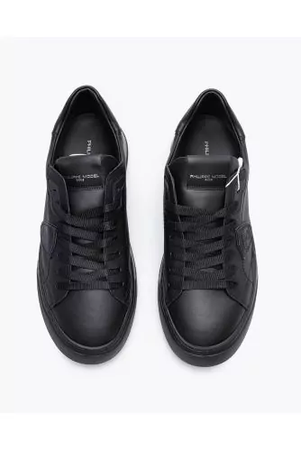 Temple - Monochrome leather sneakers with escutcheon