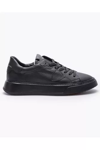 Temple - Monochrome leather sneakers with escutcheon