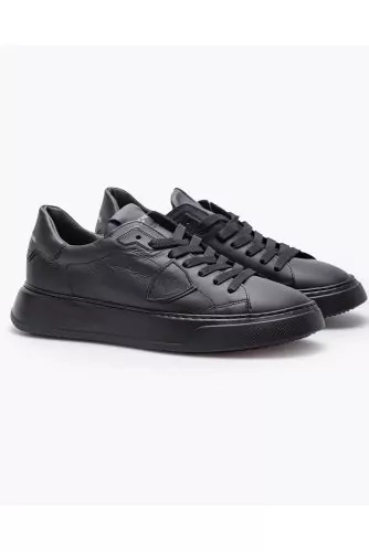 Temple - Monochrome leather sneakers with escutcheon