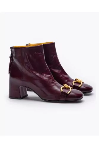 Bottines à talons en cuir nappa avec chaine à maillons 55