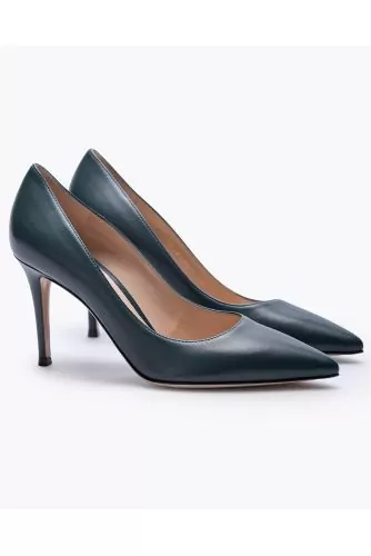 Leather pumps with pointed toe 85