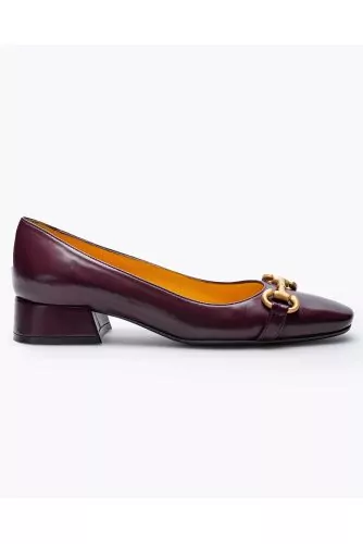Patina leather high heels with decorative metallic bit 30