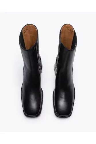 Tronchetto - Flexible leather low boots with elastics on the side 55